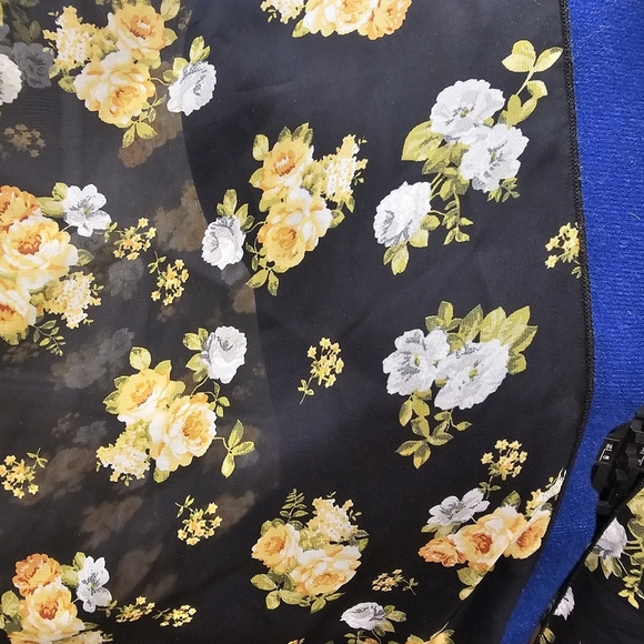 Floral Black Kimono Cardigan - Picture 5 of 7